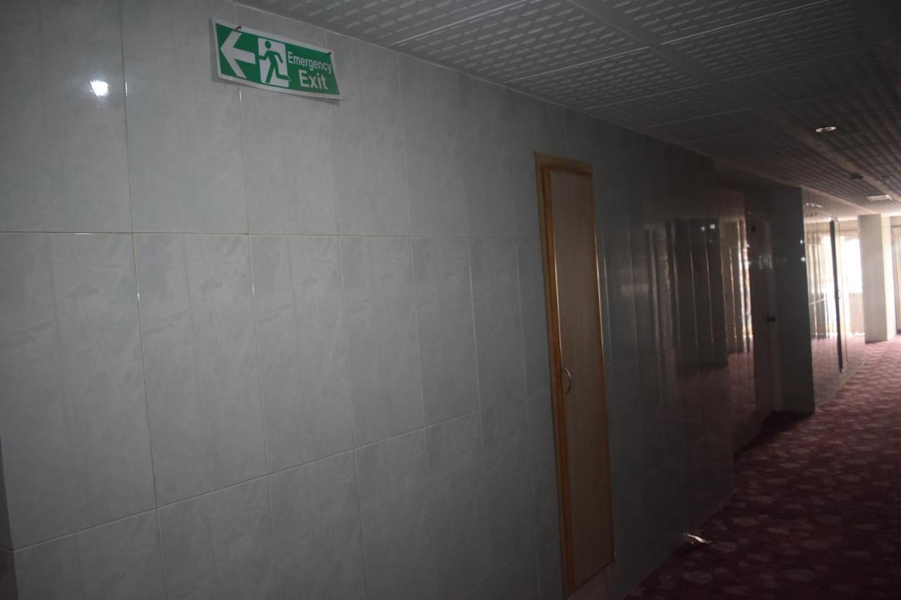 Hotel Sky Inn ราวัลปินดี ภายนอก รูปภาพ