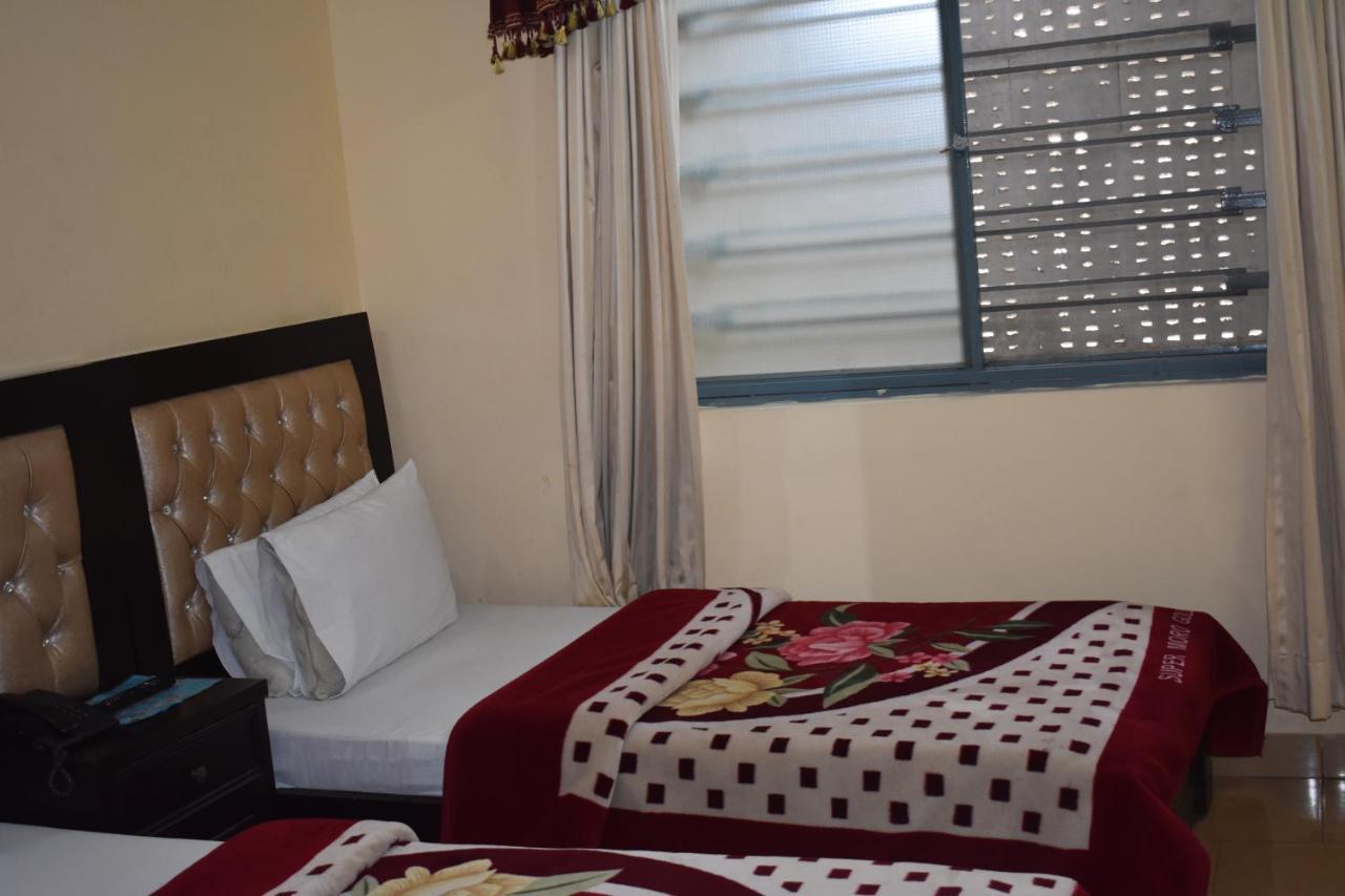 Hotel Sky Inn ราวัลปินดี ภายนอก รูปภาพ